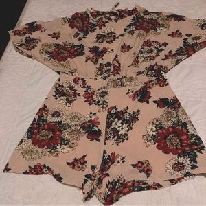 Entro Floral Romper Sz Small